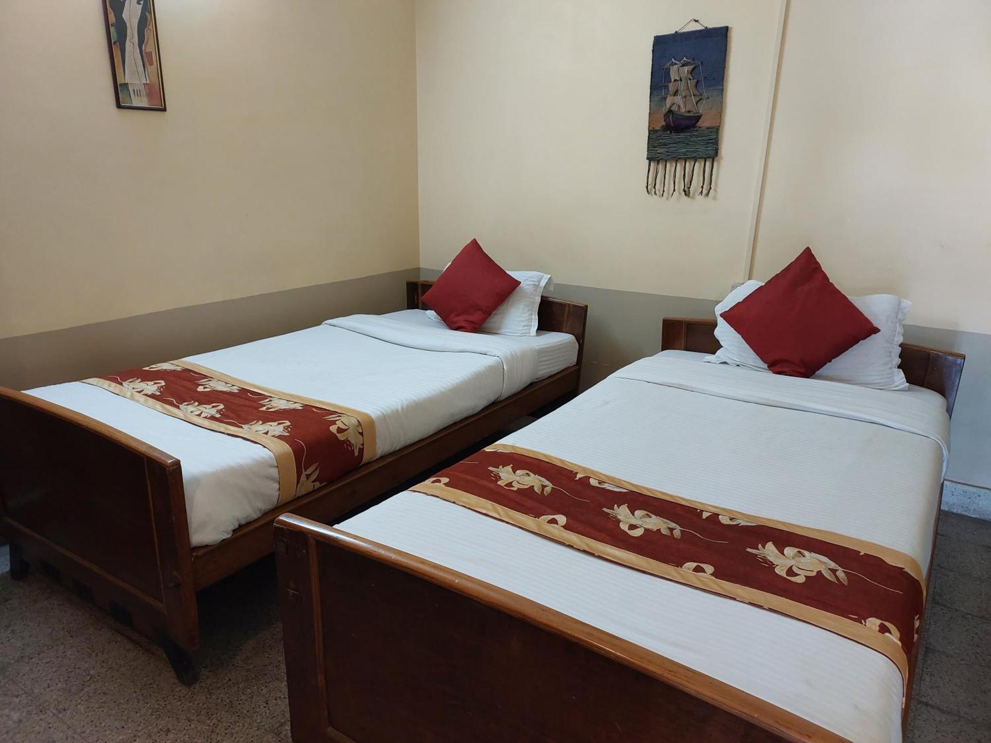 Riverview Guest House Гувахати Екстериор снимка